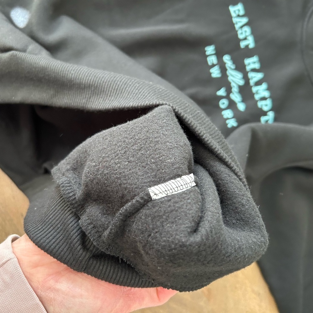 East Hampton Black Sweatshirt - Picture 4 of 4